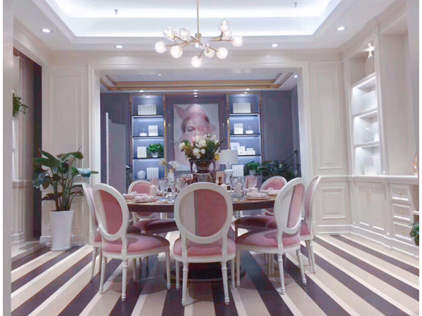 圖森木作選擇了（le）原力四軸加（jiā）工中心