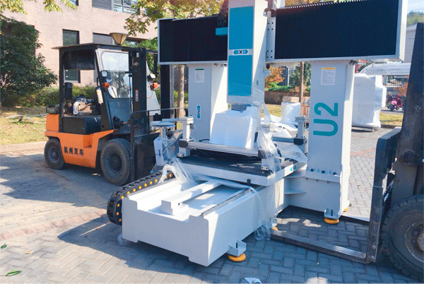 教學實驗五軸加工中心（xīn）