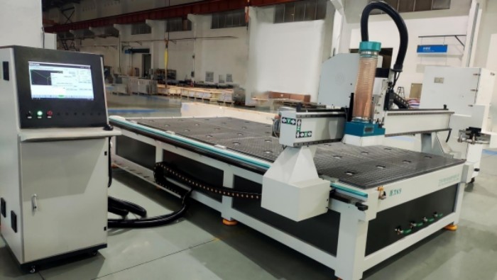 原力K9自動換刀（dāo）切割機加工亞克力製品